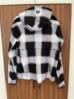 Item thumbnail for item 262bf10c-23f9-47b0-862b-257794b3d385