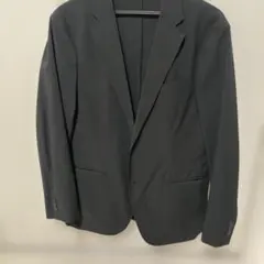 UNIQLO 黒のテーラードジャケット