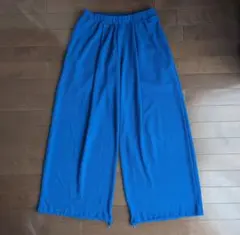 niko and ... 裾を紐で絞り、調整が可能なワイドパンツ 青
