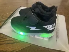 【お値下げ⭐︎新品未使用】LEDライト付き ブラック キッズスニーカー