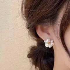 ピアス　パールピアス　花モチーフ　アクセサリー　可愛い　結婚式　フラワー　高見え