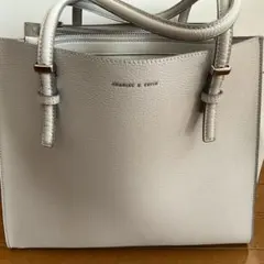 CHARLES & KEITH クラシックダブルハンドルトートバッグ