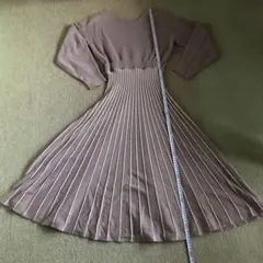 VIS くすみピンクVネック 長袖ニットワンピース