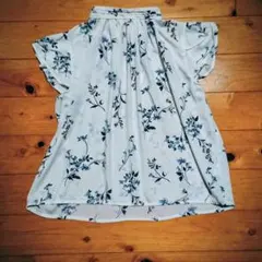Hudsonhoney ハドソンハニー ハイネックトップス 花柄のサムネイル