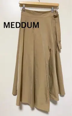 MEDDUM メデューム　ロングフレアスカート ナイロン　ベージュ　40のサムネイル