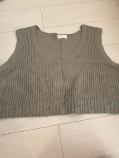 オリーブグリーン クロップドニットベスト