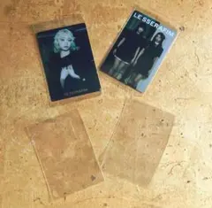 “LE SSERAFIM” crazy ツインウエハースシール　スリーブ付き