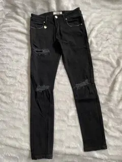 【美品】rady レディ　ブラック スキニーデニム デニム　パンツ　膝パカデニムのサムネイル