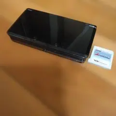 ニンテンドー3DS 本体 ブラック Sカセット　充電器付き　ジャンク