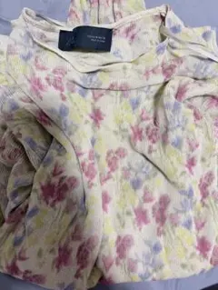 ナ様専用ZARA 花柄 長袖 カットソー Mサイズのサムネイル