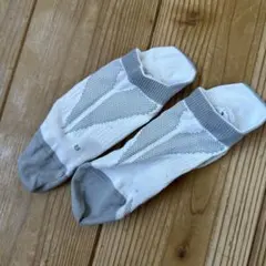 Nike Dri-FIT ホワイト/グレー ソックス　3