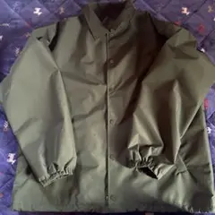 GU ナイロンジャケット カーキ