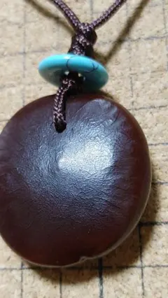 石垣島産　藻玉モダマ　トルコ石入り17㎜　茶色紐1m使用ネックレス