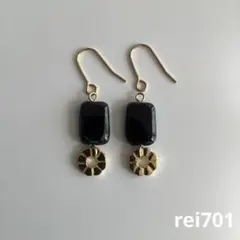 No.345 シンプル　チェコビーズ　スクエア　ブラック　ピアス　イヤリング