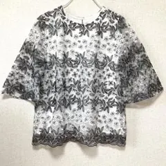 【新品タグ付】ルクオーレ　総パネルレースフレアースリーブプルオーバー