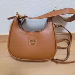 ブラウン ショルダーバッグ