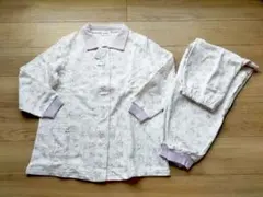 新品グンゼ　レディース　花柄パジャマ　 Lサイズ長袖長パンツ！のサムネイル