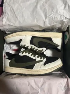 Nike Air Jordan 1 Low ホワイト/ブラック/オリーブ