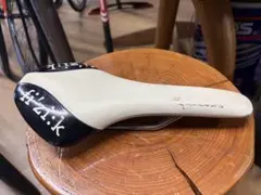 fi'zi:k ANTARES フィジーク サドルのサムネイル