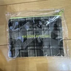MAISON SPECIAL チェック柄ポーチ　ノベルティのサムネイル
