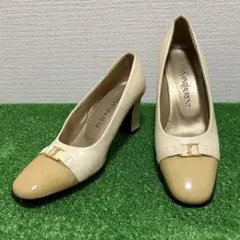 YVES SAINT LAURENT 金ロゴ　スクエアトゥ　パンプス