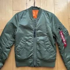 オリーブグリーン MA-1ジャケット