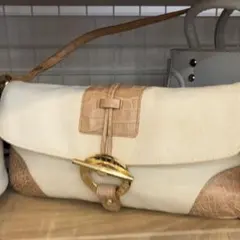 ローレンラルフローレン　肩がけバッグ　ロゴ金具