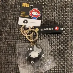 【新品】ミャクミャク サンリオ ブラック キーホルダー　キティ