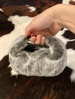 フェイクファー　ポーチ　ミニハンドバック　新品