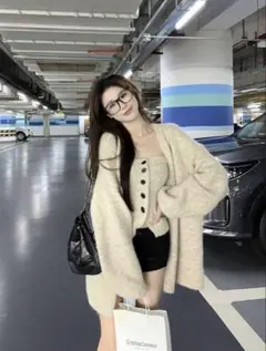 クリーム色 ニットカーディガン