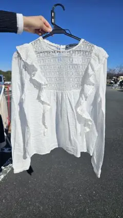 ZARA フリル付きホワイトシャツ 長袖