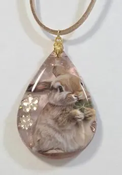 うさぎドライフラワー入りネックレス　うさぎレジンネックレス　うさぎレジンヘアゴム うさぎドライフラワーレジンネックレス パイロットうさぎ レジン