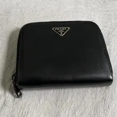 PRADA プラダ二つ折り財布レザーラウンドジップ サフィアーノ 三角ロゴ