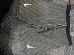 Item thumbnail for item d40eaff3-8211-4427-a96c-6706a8f01a2e