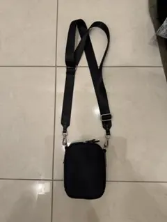 H&M ブラック ショルダーバッグのサムネイル