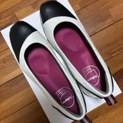 fit fit フラットシューズ ホワイト/ブラックのサムネイル