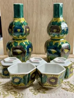 九谷焼　吉田屋風牡丹　酒器セット　瓢箪徳利２本　６角盃５客