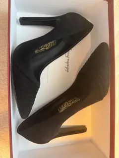【掲載6月まで】 Salvatore Ferragamo パンプス ブラックのサムネイル
