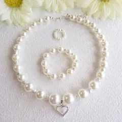 Item thumbnail for item 2bcfae4c-ac4c-4608-8c94-c365982d88e4