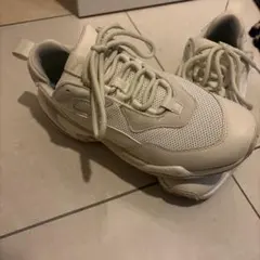 PUMA スニーカー ホワイトのサムネイル
