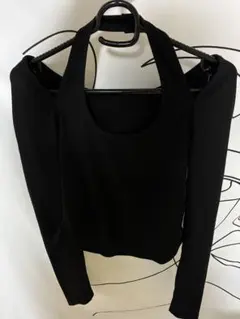 オフショルダー 黒 長袖 トップス