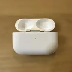 【純正品】AirPods pro 第二世代 lightningケース
