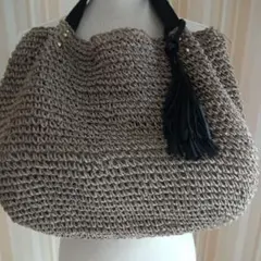ベージュ 編み糸 ショルダーバッグ タッセル付き