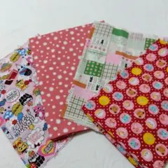 4枚組ハギレ　生地　昭和レトロな花柄　パッチワーク柄　猫うさぎ柄　計１ｍ以上