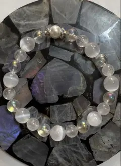 マザーオブパールとレインボークォーツとセレナイトのデザブレブレスレット