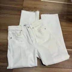 ZARA ホワイト フレアデニム