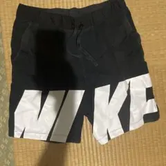 NIKE ロゴ入り ショートパンツ M