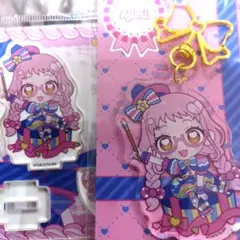アイカツ　アクリルキーホルダー　星宮いちご　アクリルキーホルダー＆缶バッジセット 未開封 アイカツ 星宮いちご 東京駅限定 タオル キーホルダー 缶バッジ