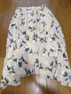 フラワースカート　ベージュ　美品のサムネイル