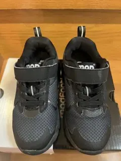 madfoot! ブラック スニーカー　16㎝